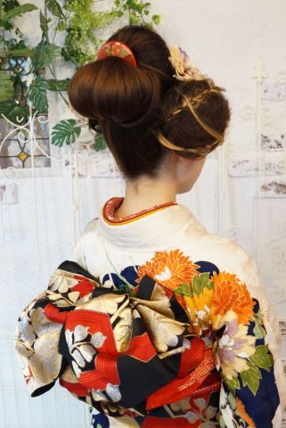 成人式向けの髪型 ヘアスタイル 振袖にぴったりなヘアにしよう 自分らしい便利な暮らしを トラベルブック Travelbook